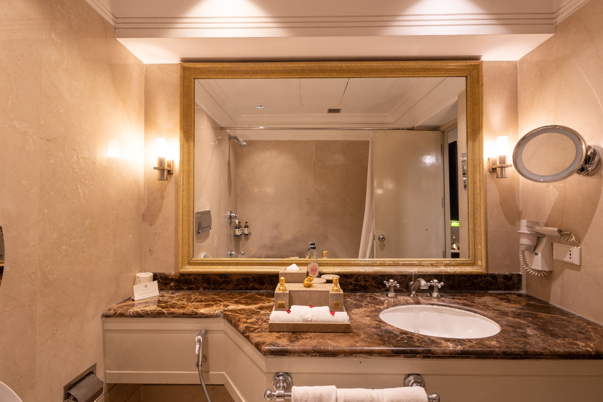 The Claridges, New Delhi Superior King Bed Room 5