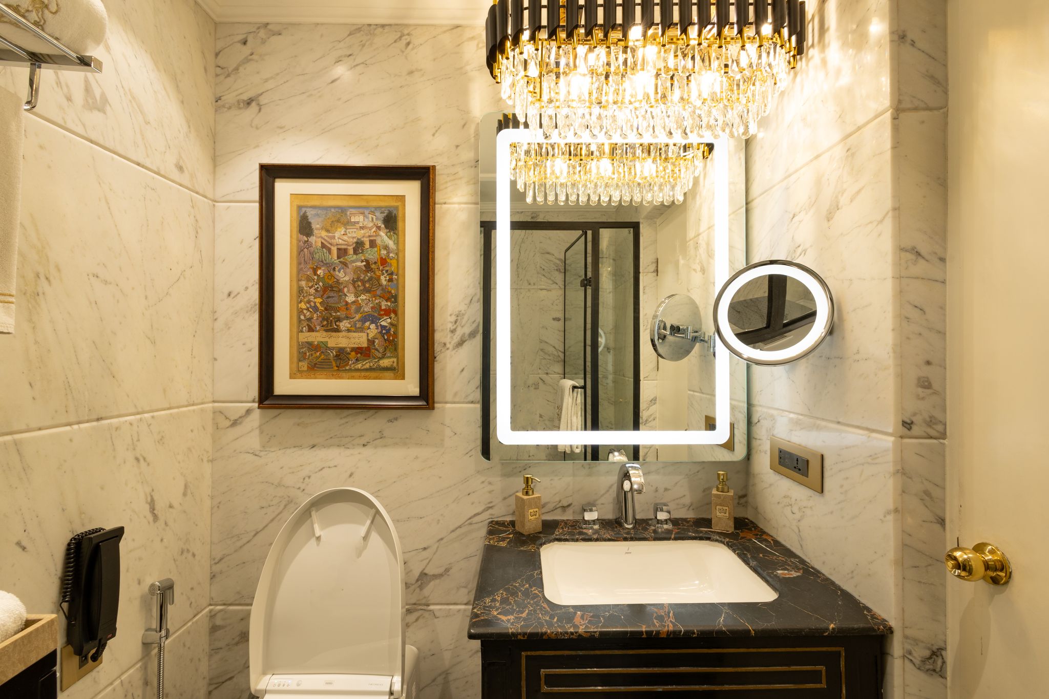 The Claridges, New Delhi Luxury King Bed Room with Balcony 16