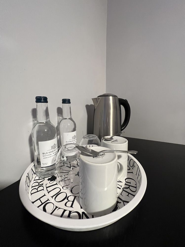 The Six Bells Comfort Double Room 3