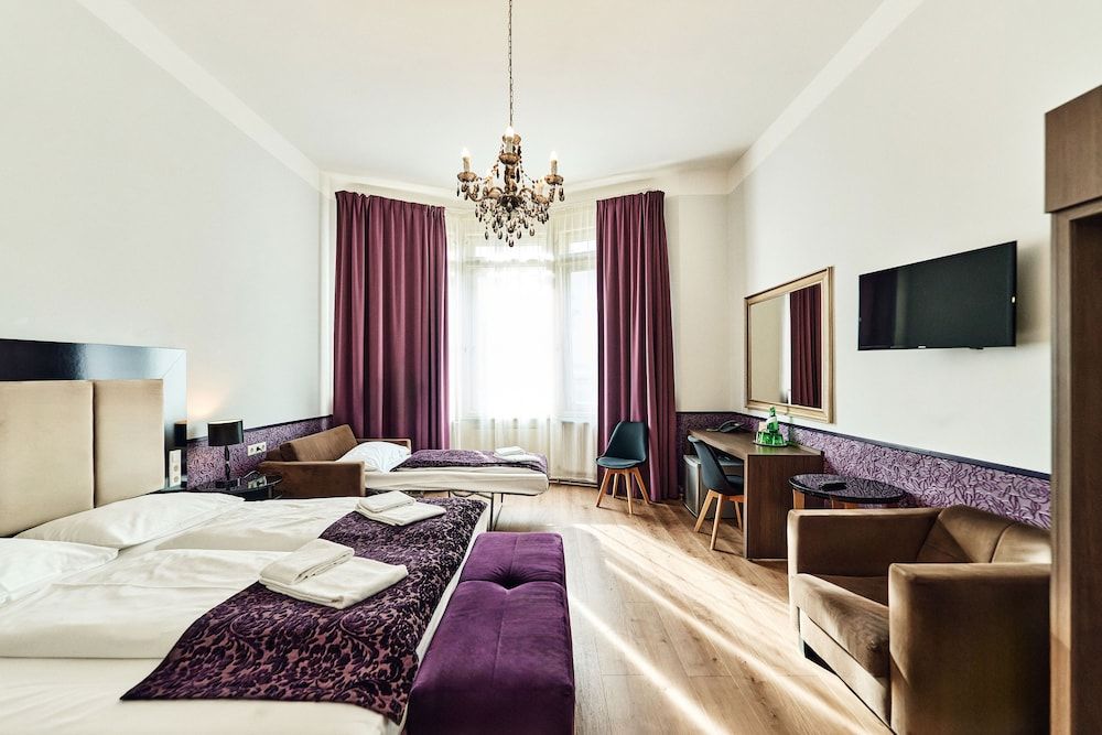 undefined Hotel Pension Baron am Schottentor 4