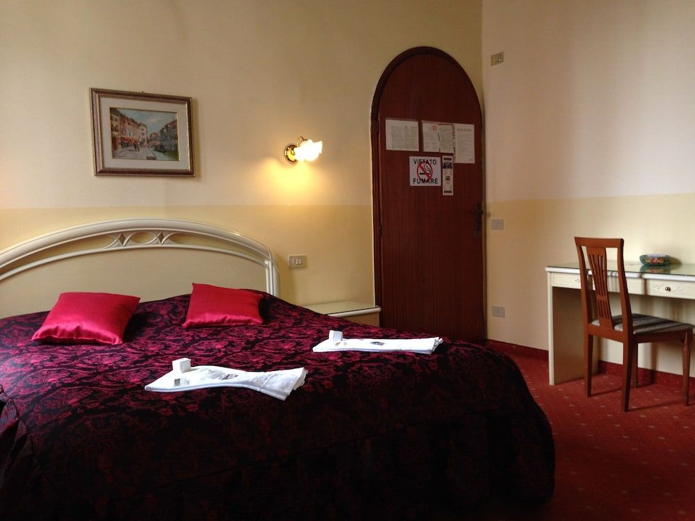 undefined Hotel Casa Linger 8