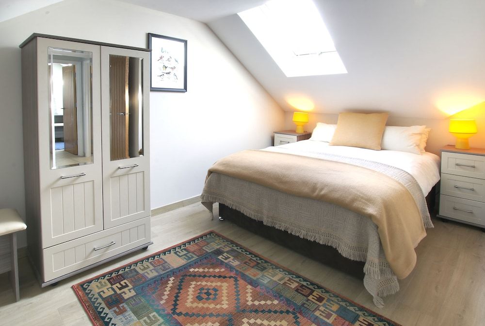 Swansea Valley Holiday Cottages Luxury Cottage, 2 Bedrooms, River View (Lloc Llo)