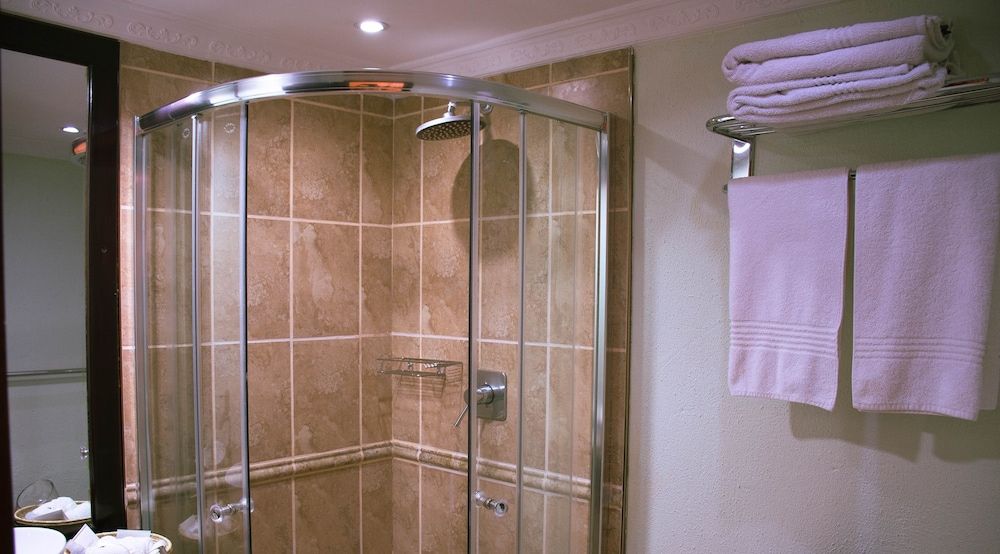 Zawadi House Deluxe Single Room 5