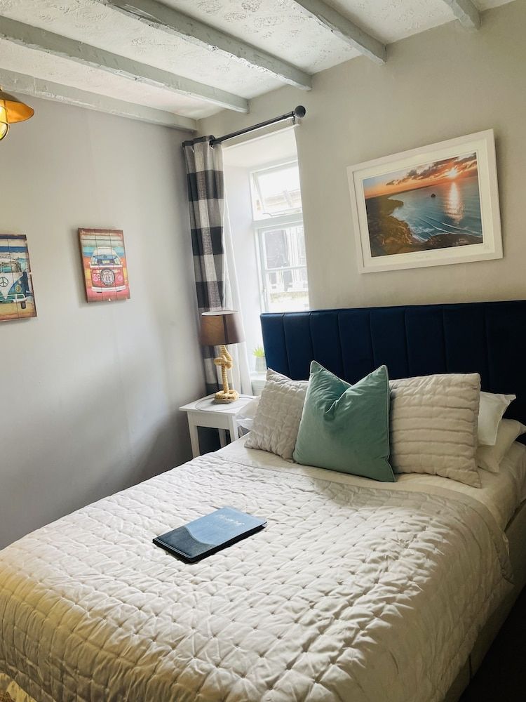 Molesworth Arms Economy Double Room 2