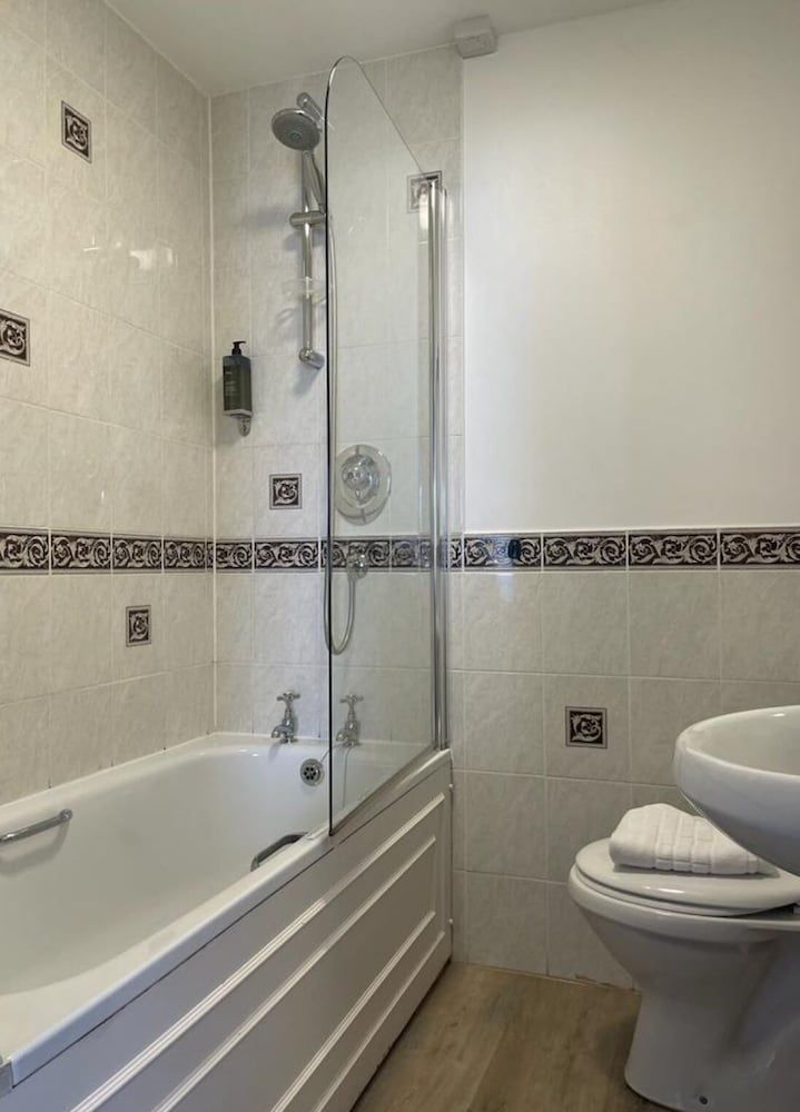 Molesworth Arms Economy Double Room 7