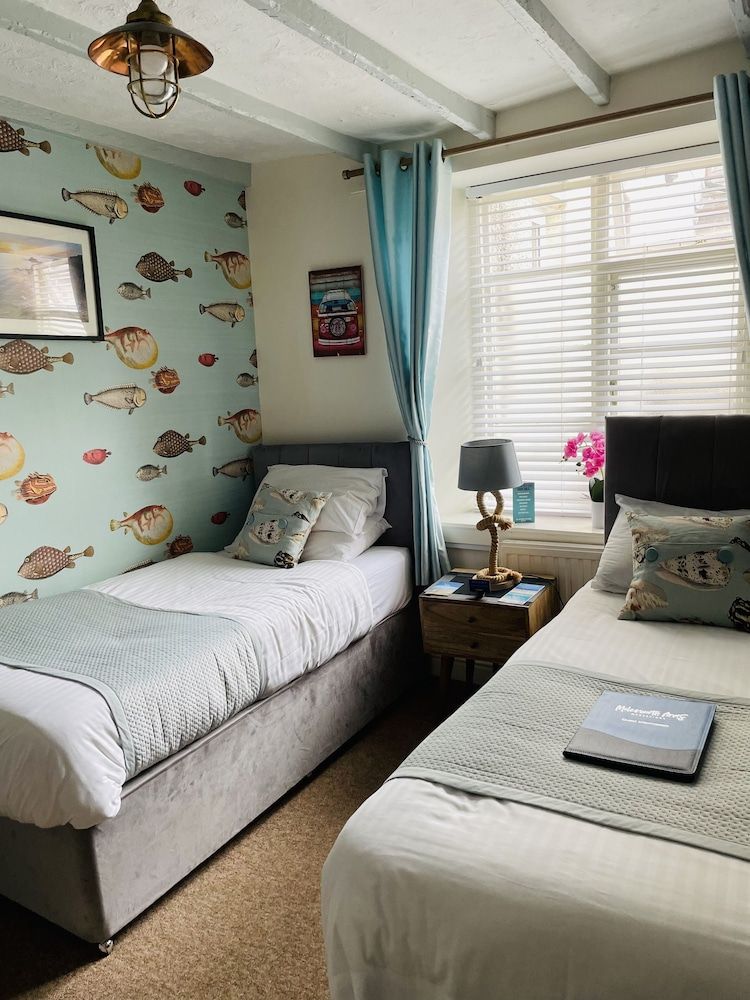 Molesworth Arms Classic Twin Room 2