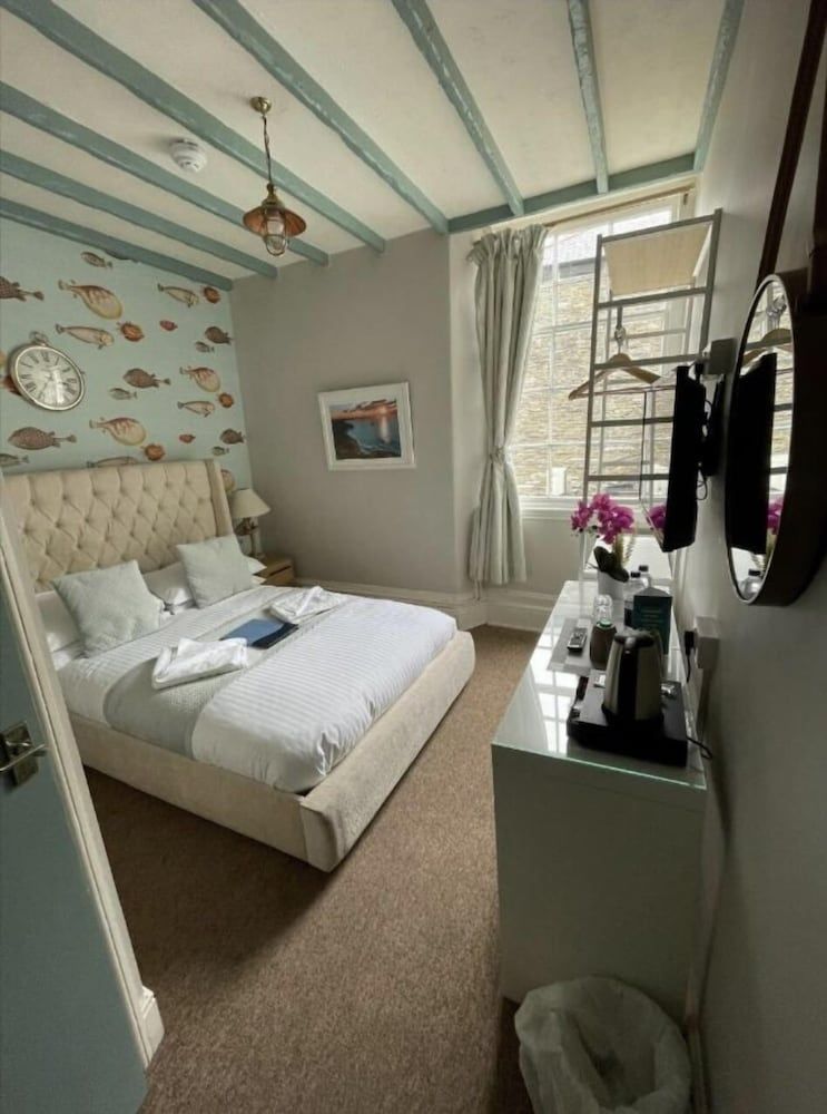 Molesworth Arms Economy Double Room