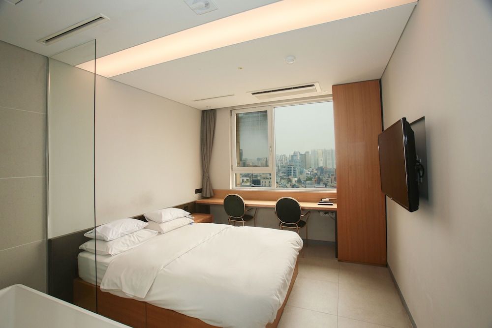 Hotel The Designers Hongdae Standard Double Room 12