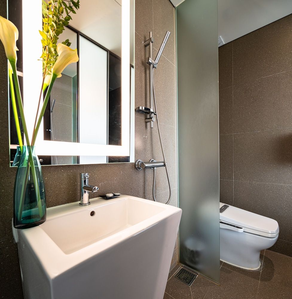 Hotel The Designers Hongdae Standard Double Room 10