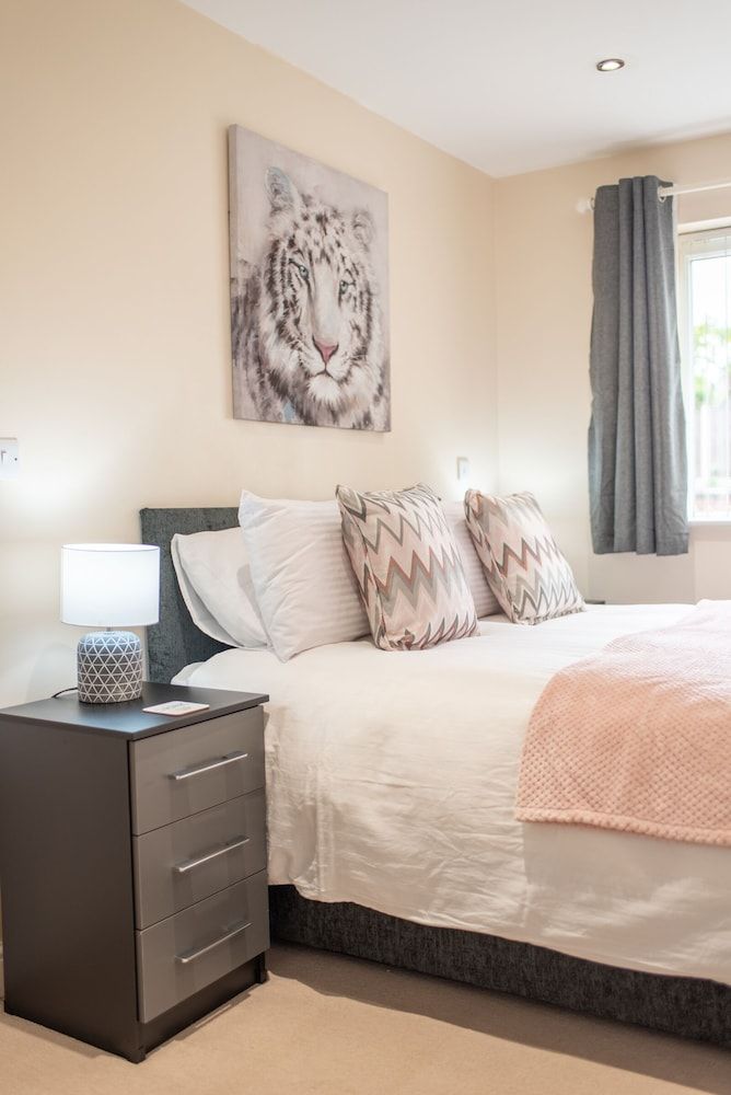 Apartment 5 Apartment, Private Bathroom, Courtyard View (No.5) 2