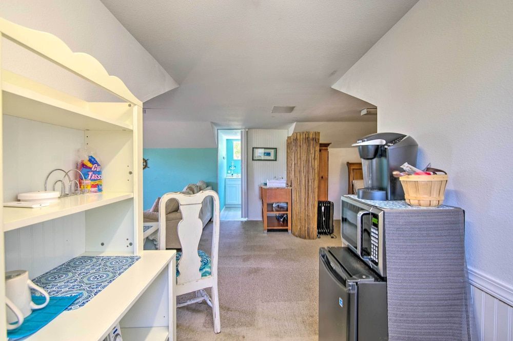 Waterfront Villa With Deck & Dolphin Watching!