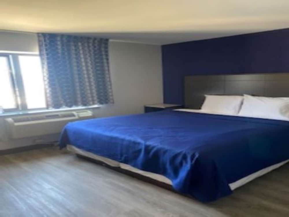 undefined Blue Bird Inn 5