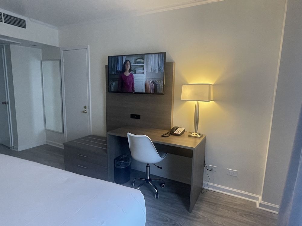 Garden Inn & Suites Full or Queen Bed Room 15