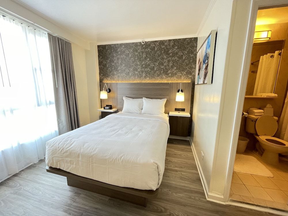 Garden Inn & Suites Full or Queen Bed Room 9