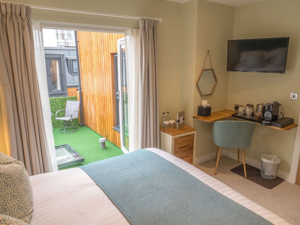 Superior Double Room, Ensuite (Terrace room)