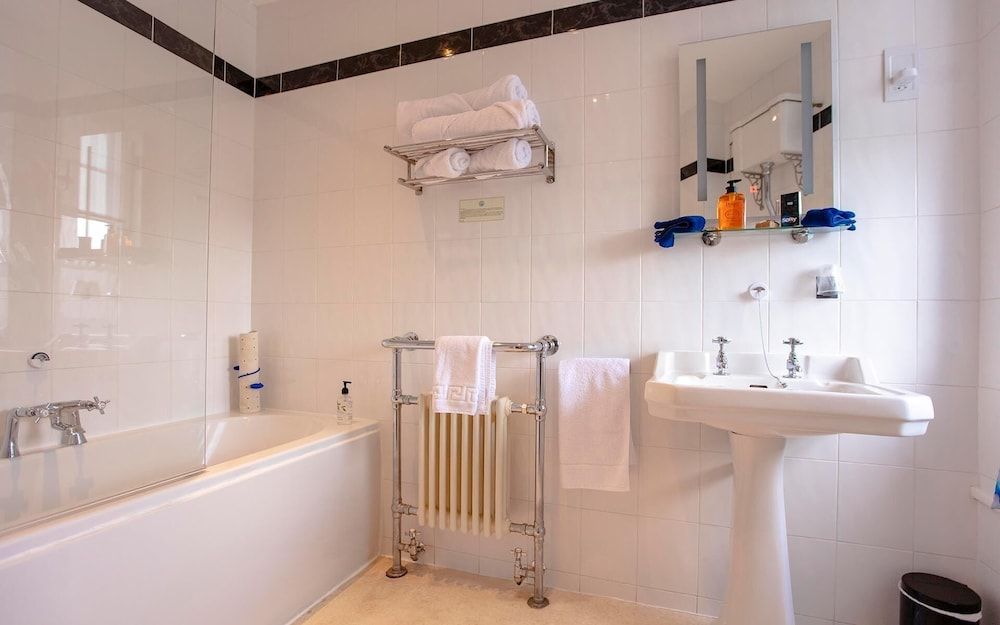 Ship in Dock Inn Standard Double Room, Ensuite 10