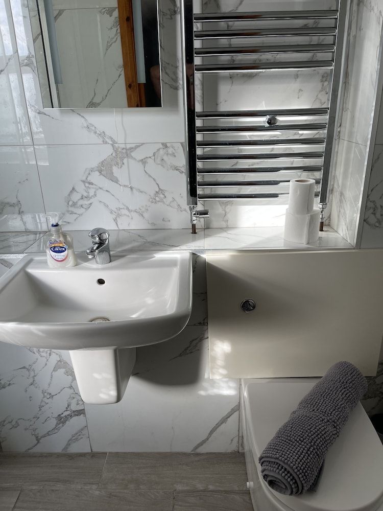 Six Bells Hotels Standard Double Room 15