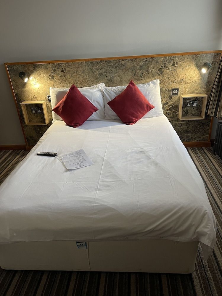 Six Bells Hotels Standard Double Room 3