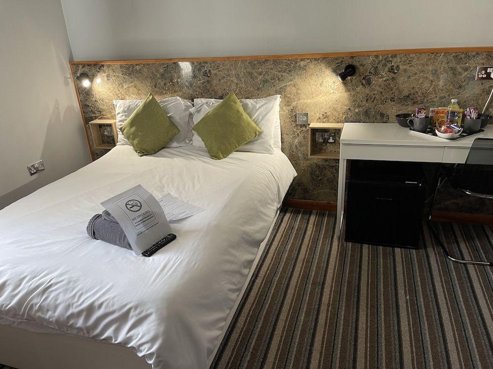 Six Bells Hotels Standard Double Room 5
