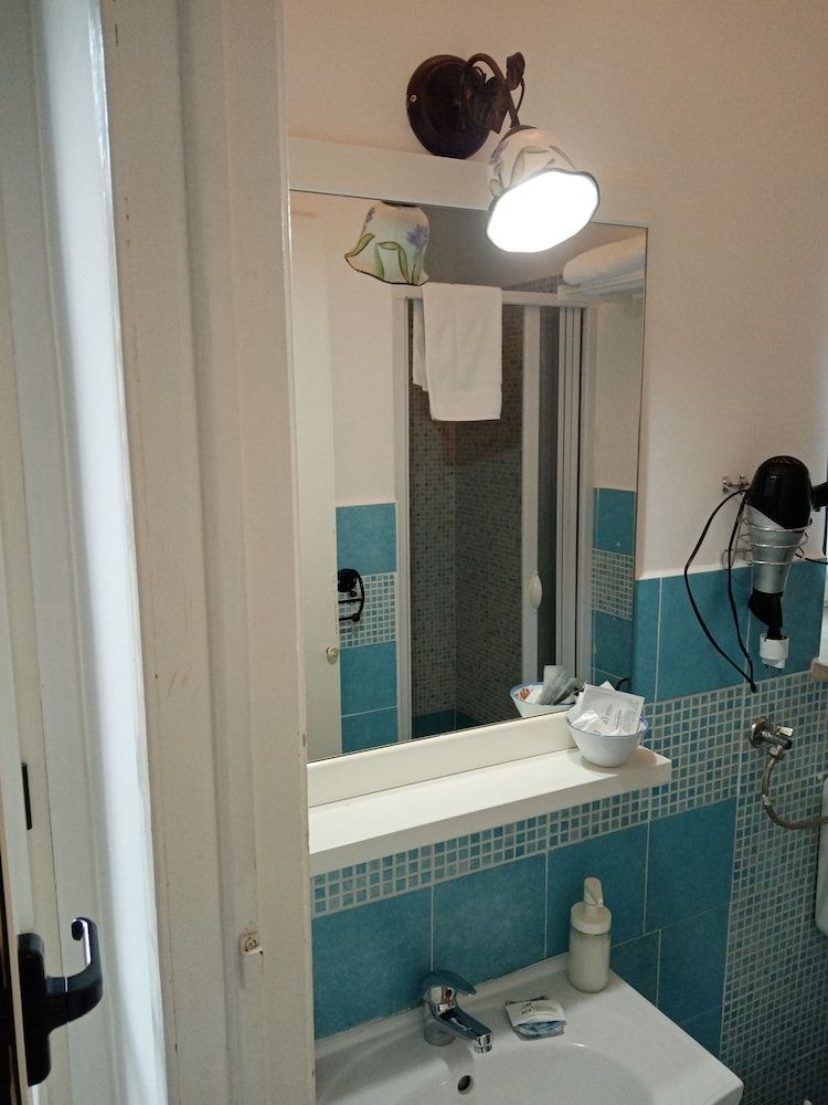 Aurora's House Basic Room 2