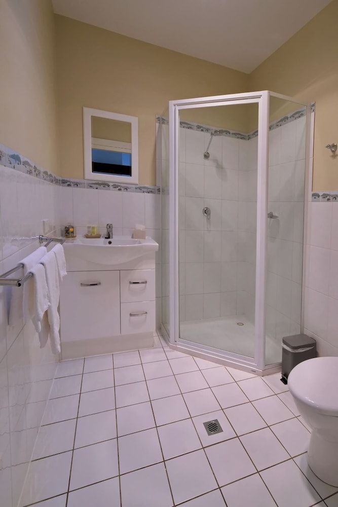 Tranquilles Bed and Breakfast Standard Double Room, 1 Queen Bed (Shearwater) 4