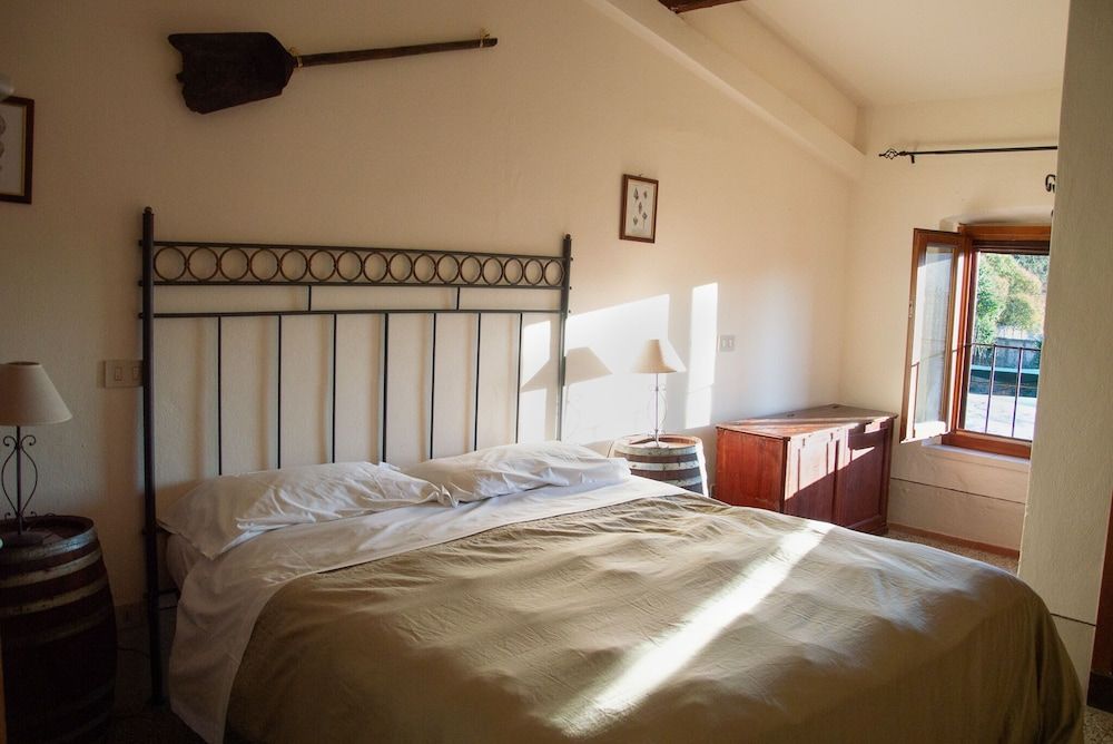 Fattoria Di Fiocina Double Room 3