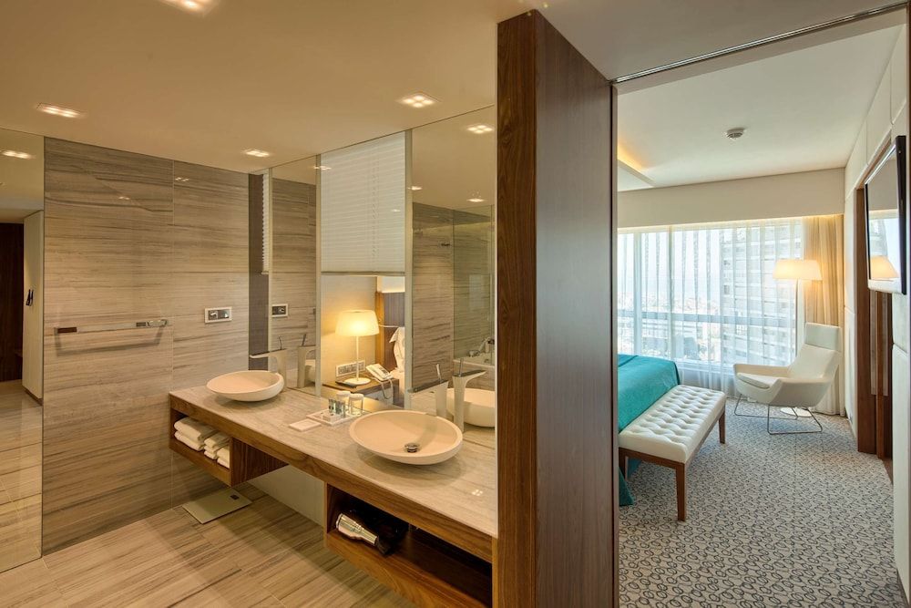 EPIC SANA Lisboa Hotel Deluxe Suite 3