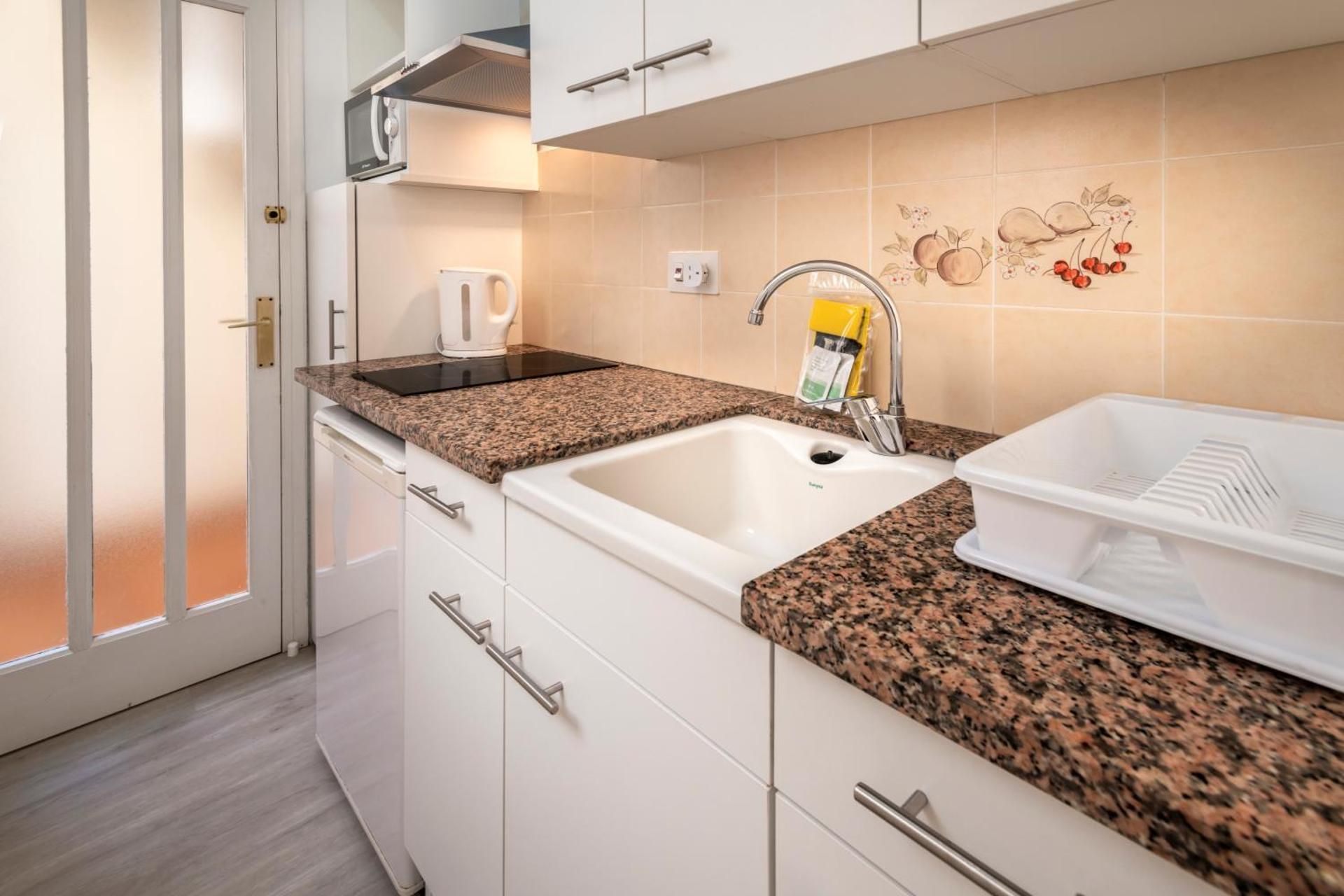 Two-Bedroom Apartment (6 Adults)