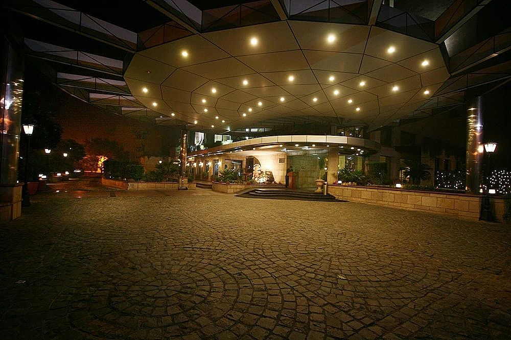 undefined Hotel City Park 7