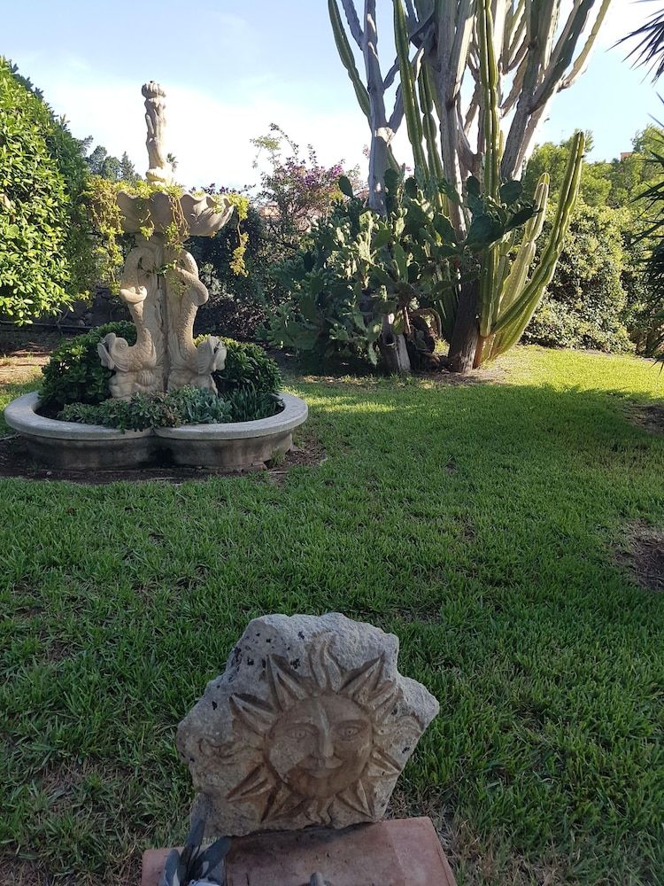 House, 1 Bedroom, Patio, Garden View