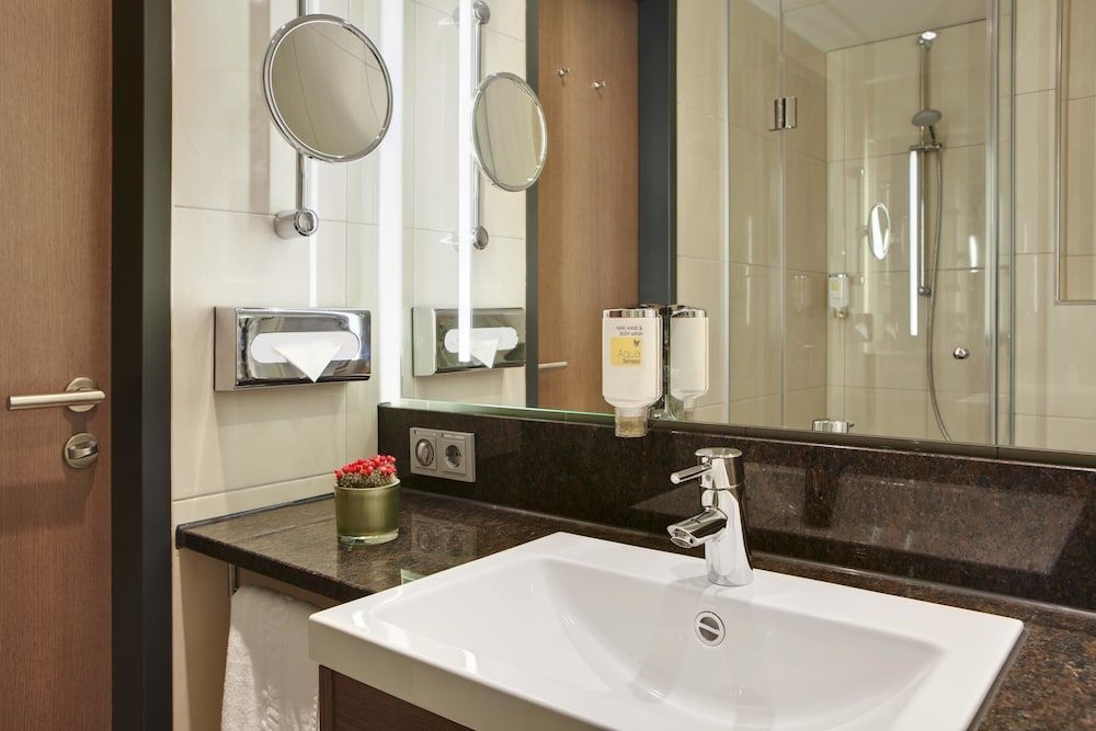 IntercityHotel Berlin Hauptbahnhof Standard Twin Room 9
