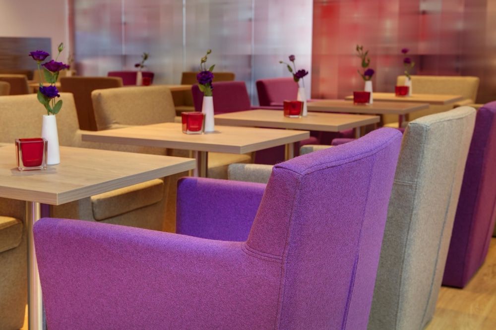 undefined IntercityHotel Berlin Hauptbahnhof 10