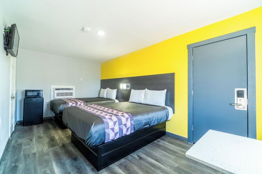 Royal Inn by OYO Room, 2 Queen Beds, Non Smoking 8