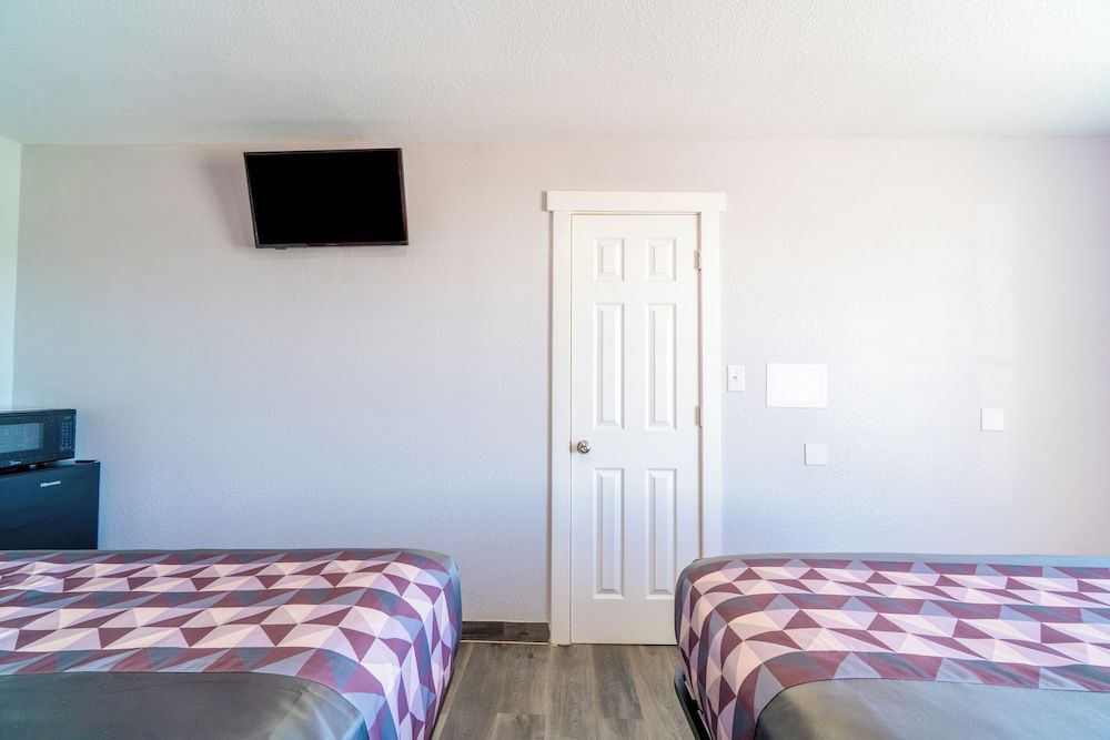 Royal Inn by OYO Room, 2 Queen Beds, Non Smoking 16