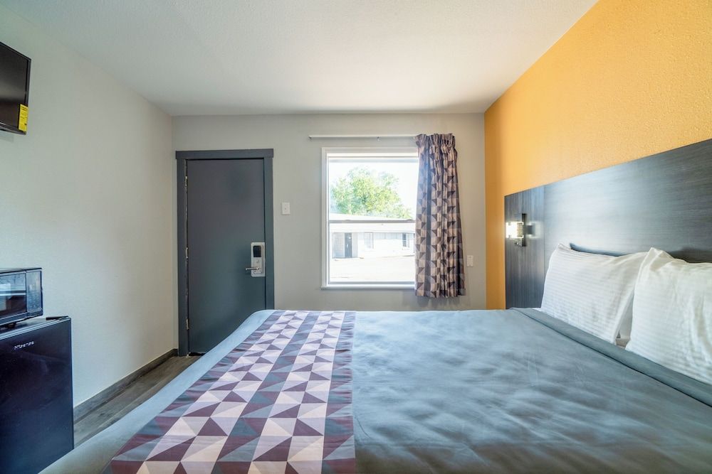 Royal Inn by OYO Room, 1 Queen Bed, Non Smoking 20