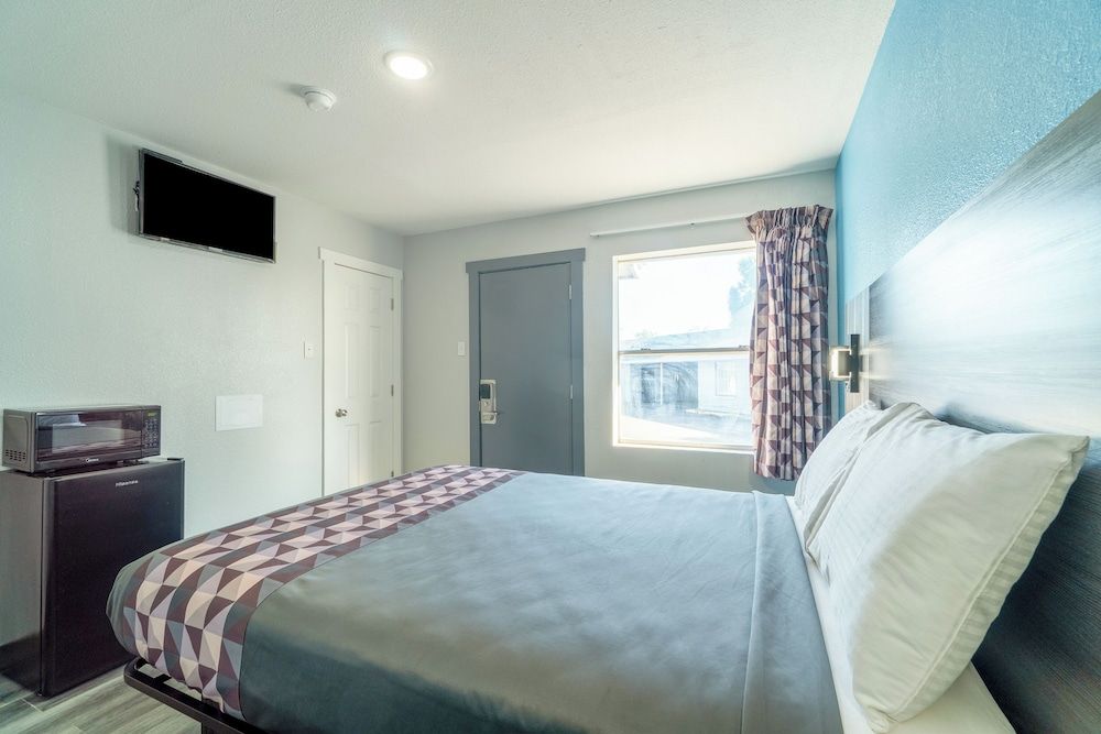 Royal Inn by OYO Room, 1 Queen Bed, Non Smoking 23