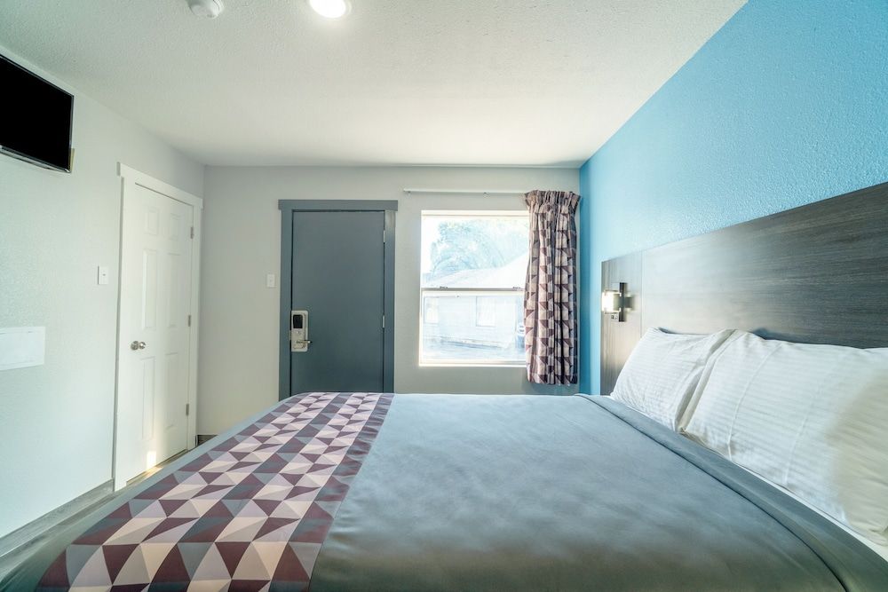 Royal Inn by OYO Room, 1 Queen Bed, Non Smoking 25