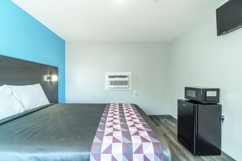 Royal Inn by OYO Room, 1 Queen Bed, Non Smoking 13