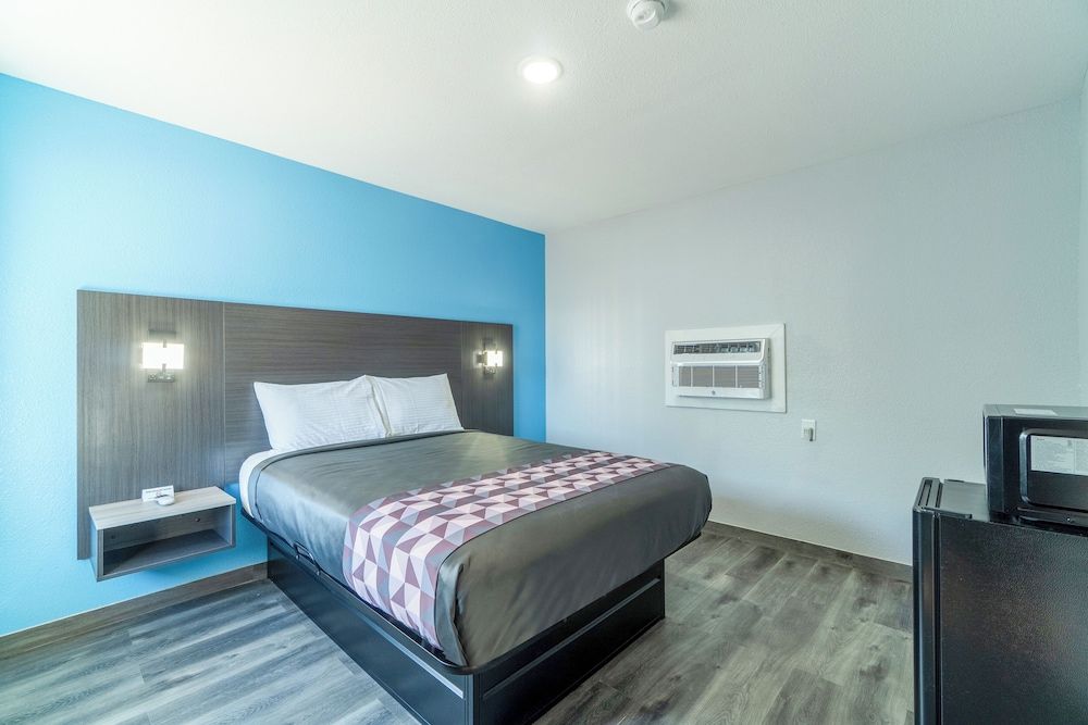 Royal Inn by OYO Room, 1 Queen Bed, Non Smoking 7