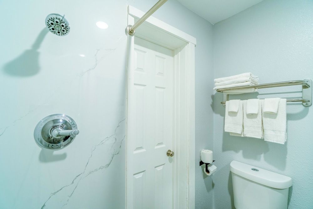 Royal Inn by OYO Room, 2 Queen Beds, Non Smoking 15