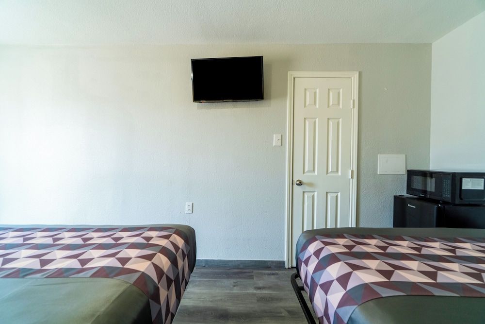 Royal Inn by OYO Room, 2 Queen Beds, Non Smoking 17