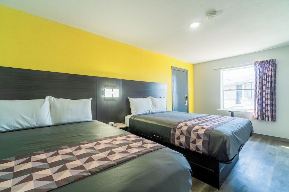 Royal Inn by OYO Room, 2 Queen Beds, Non Smoking 11