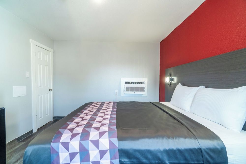 Royal Inn by OYO Room, 1 Queen Bed, Non Smoking 21