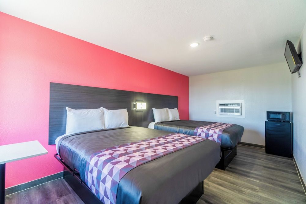 Royal Inn by OYO Room, 2 Queen Beds, Non Smoking