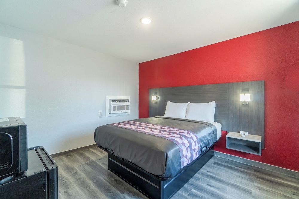 Royal Inn by OYO Room, 1 Queen Bed, Non Smoking 17