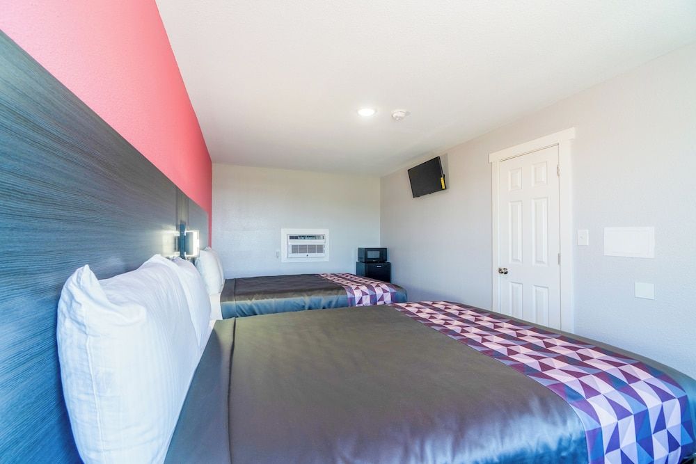 Royal Inn by OYO Room, 2 Queen Beds, Non Smoking 6