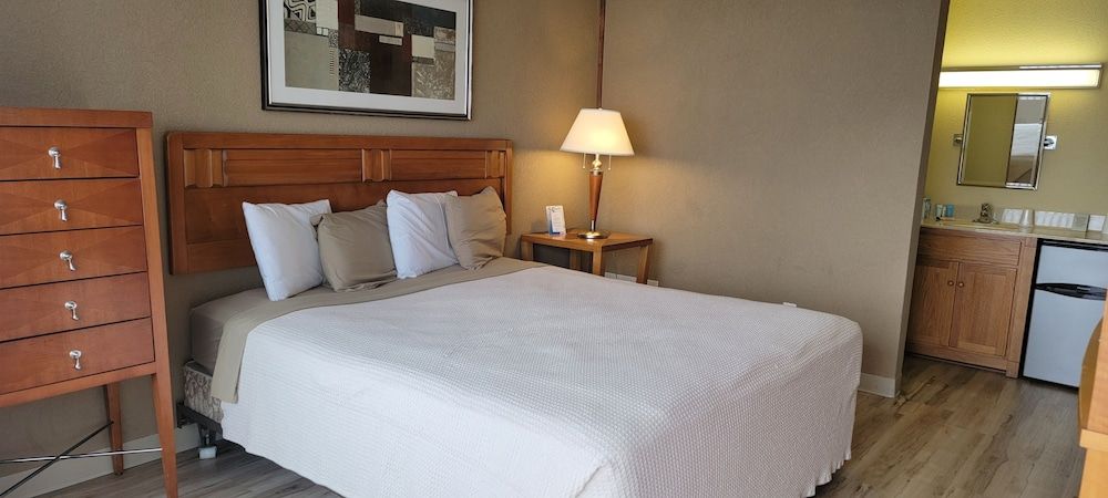 Sreet View Non-Efficiency Motel Room