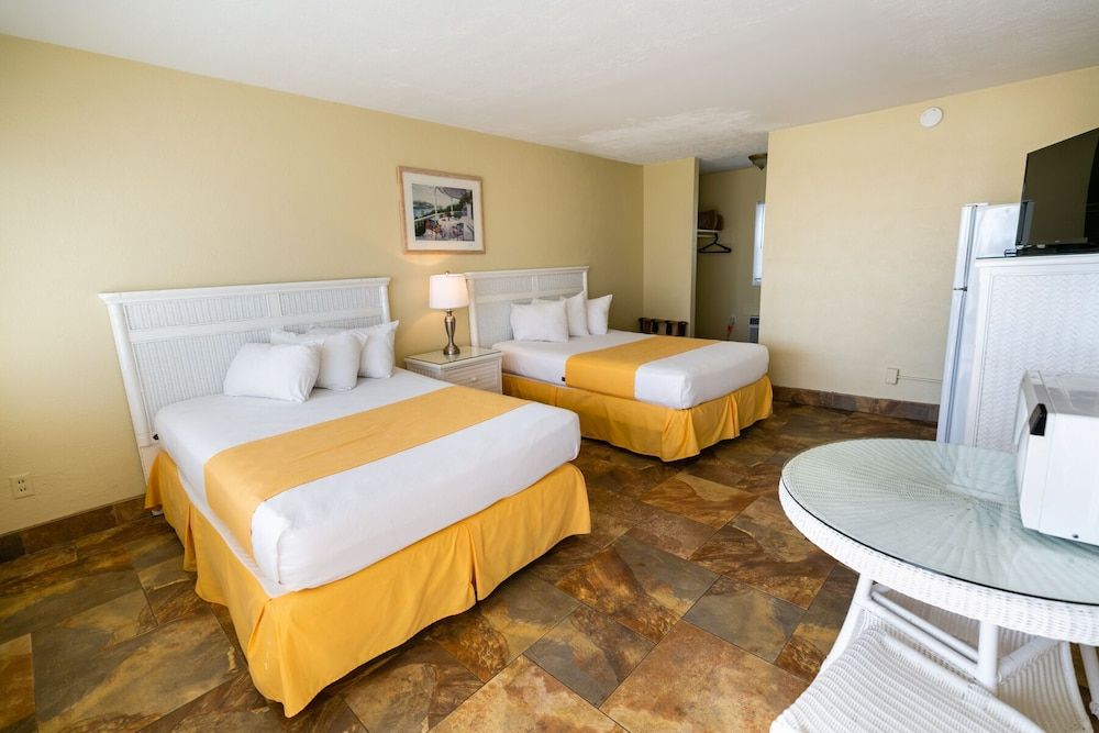 Standard Room, 2 Double Beds, Non Smoking, Kitchenette