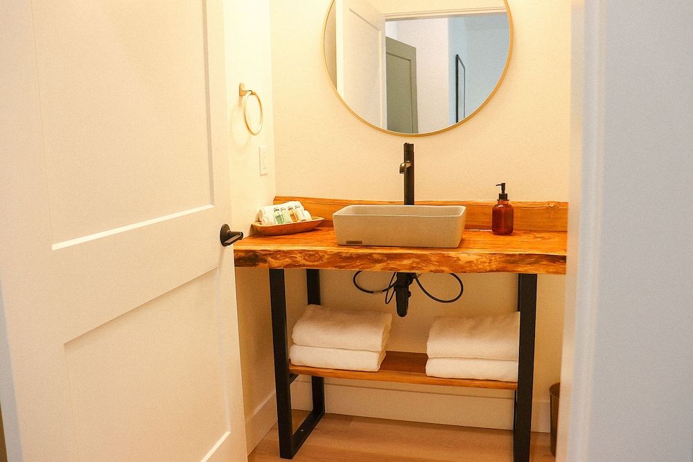 The Wildflower Inn Trillium Room 4