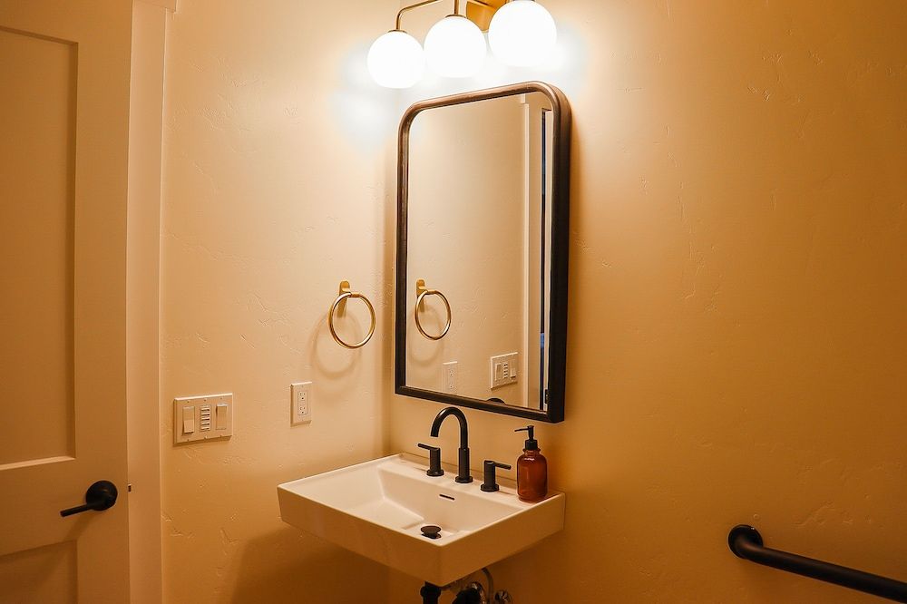 The Wildflower Inn Rhododendron Room 5